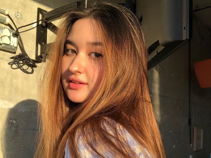 7 Potret Stephanie Poetri, Anak Titi DJ yang Berkarier di Luar Negeri Jadi Penyanyi