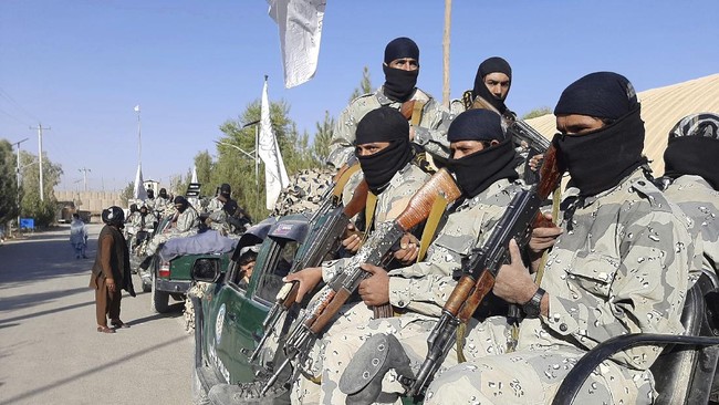 Pasukan rezim Taliban dilaporkan terlibat bentrok dengan pasukan penjaga perbatasan Iran hingga memicu baku tembak.