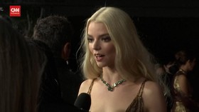 VIDEO: Pesona Anya Taylor-Joy di Premiere Last Night in Soho