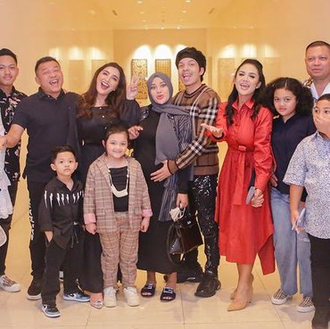 7 Momen Langka Keluarga Anang Hermansyah & Keluarga Krisdayanti Kumpul