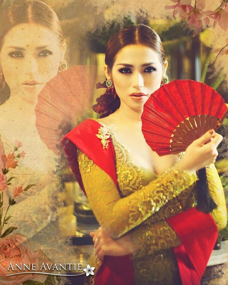 8 Potret Kebaya yang Gagal Dipakai Oleh Jessica Iskandar Potret Kebaya yang Gagal Dipakai Oleh Jessica Iskandar
