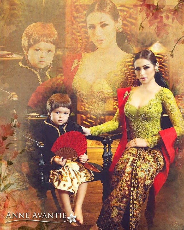 8 Potret Kebaya yang Gagal Dipakai Oleh Jessica Iskandar Potret Kebaya yang Gagal Dipakai Oleh Jessica Iskandar
