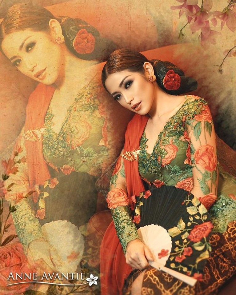 8 Potret Kebaya yang Gagal Dipakai Oleh Jessica Iskandar Potret Kebaya yang Gagal Dipakai Oleh Jessica Iskandar