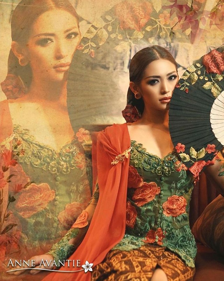8 Potret Kebaya yang Gagal Dipakai Oleh Jessica Iskandar Potret Kebaya yang Gagal Dipakai Oleh Jessica Iskandar