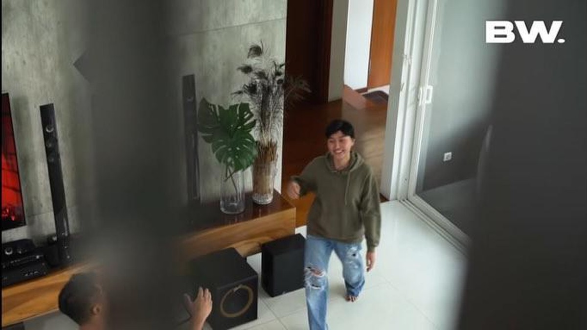 Lucinta Luna bikin heboh publik karena membuat sebuah pengakuan mengejutkan di YouTube Boy William&period; Yuk intip potretnya&excl;