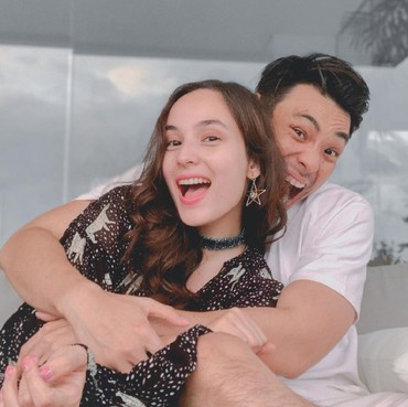 Calon Suami Chelsea Islan Sempat Dibaptis Sebelum Lamaran, Ini Nama Barunya