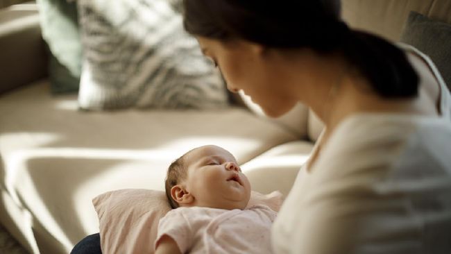 Kisah Haru Ibu Yang Tak Bisa Menyusui, Adik Ipar Rela Menjadi Penolong Bayinya
