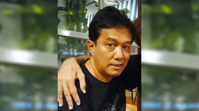 Netizen berduka atas kabar Oddie Agam meninggal dunia dan mengenang musisi tersebut lewat karya-karya tembang lawas.