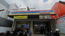 img-title Terbongkar, Ini Alasan Indomaret & Alfamart Selalu Dibangun Berdekatan