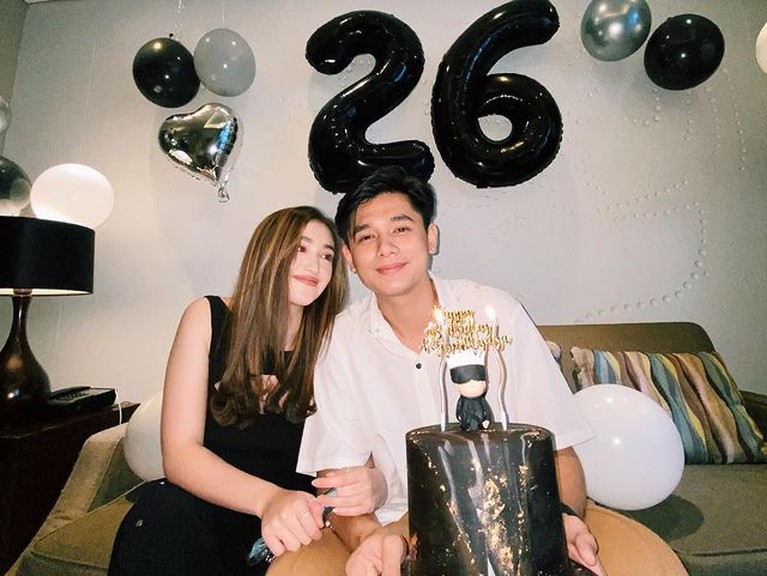 6 Momen Romantis Ranty Maria Rayakan Ultah Rayn Wijaya Sang Kekasih Ranty Maria dan kekasihnya, Rayn Wijaya tampak semakin mesra. Mereka baru saja merayakan ultah bersama. Yuk intip!