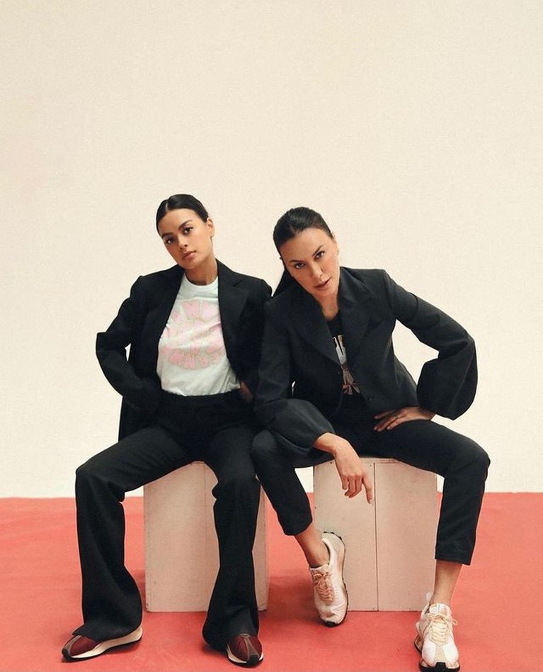 7 Potret Sophia Latjuba dan Eva Celia, Ibu-Anak Bak Kakak-Adik! Potret Sophia Latjuba dan Eva Celia, Ibu-Anak Bak Kakak-Adik!