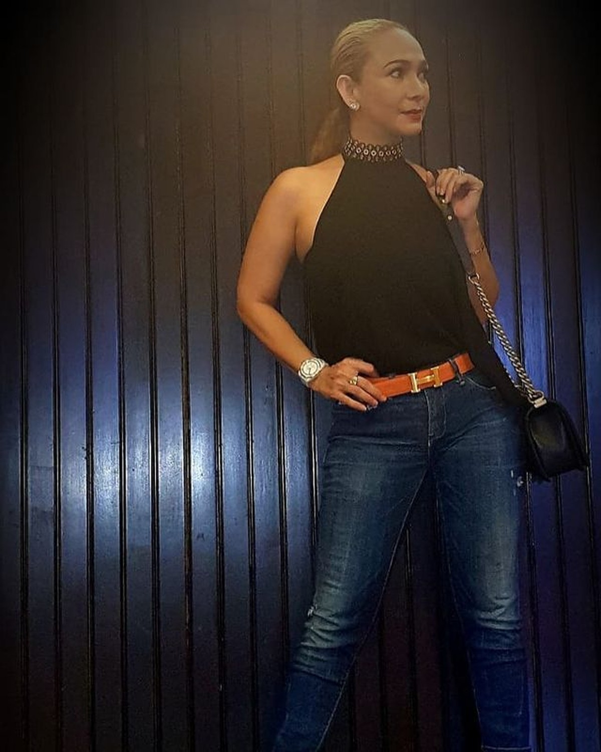 Kiki Fatmala sudah jarang tampil di layar kaca&comma; kini ia telah berusia 52 tahun namun penampilannya makin cantik dan bugar&period; Yuk intip&excl;