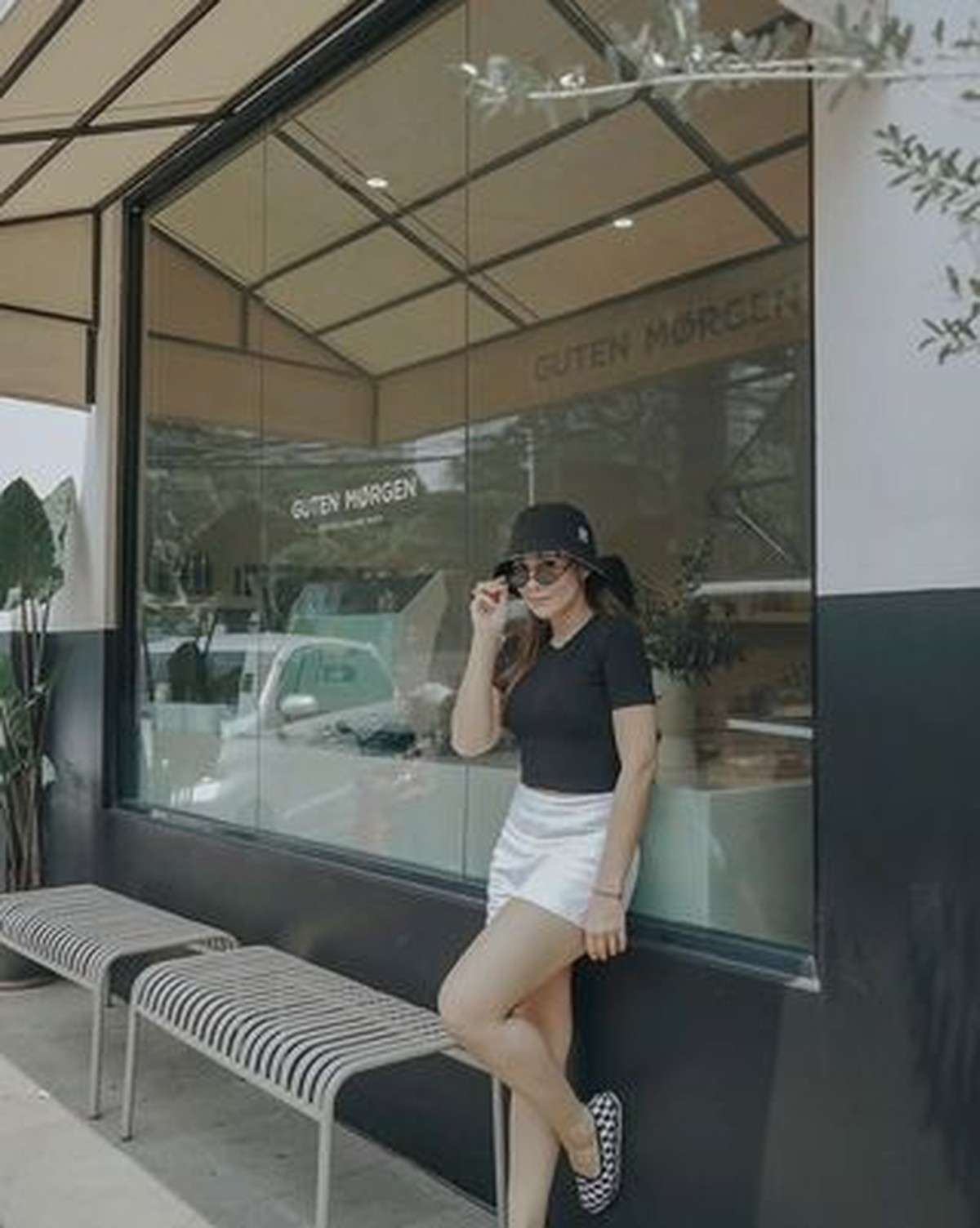 Wulan Guritno dikenal dengan sebutan hot mama yang memiliki style bak ABG&period; Yuk kita intip potret penampilannya&excl;