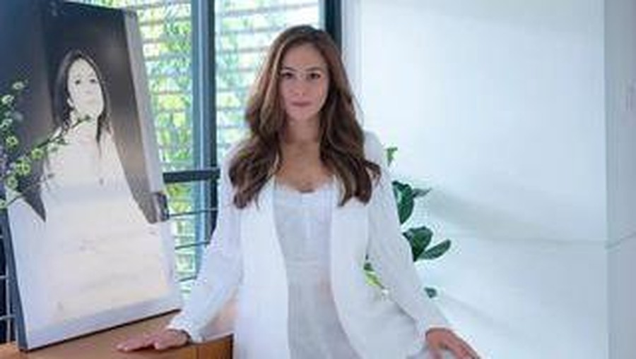 Wulan Guritno dikenal dengan sebutan hot mama yang memiliki style bak ABG. Yuk kita intip potret penampilannya!