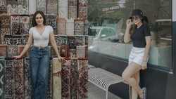 img-title 8 Style Wulan Guritno yang Cantik dan Awet Muda bak ABG di Usia 40 Tahun