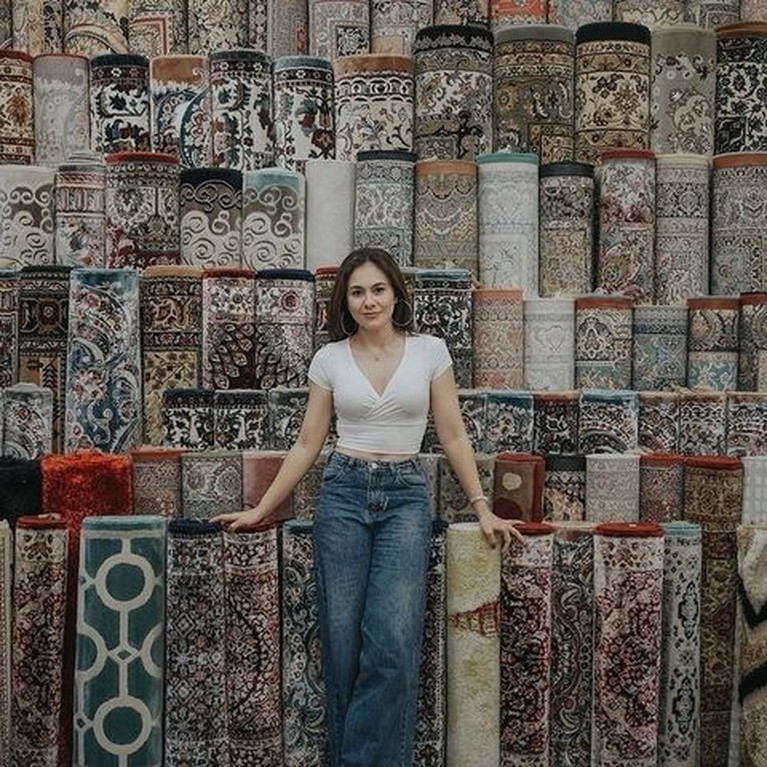 8 Style Wulan Guritno yang Cantik & Awet Muda Bak ABG di Usia 40 Tahun Wulan Guritno dikenal dengan sebutan hot mama yang memiliki style bak ABG. Yuk kita intip potret penampilannya!
