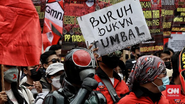 Ribuan buruh rencananya menggelar demo di kawasan Istana , serta demo ormas di Gedung DPR. Warga Jakarta diimbau tak melintasi kawasan itu.