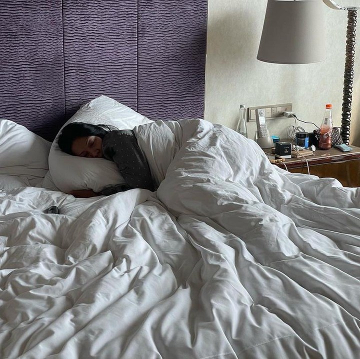 <p>Merasa bahagia, Anggun pun membagikan potretnya ketika menjalani hari-hari karantina nih, Bunda. (Foto: Instagram: @anggun_cipta)</p>