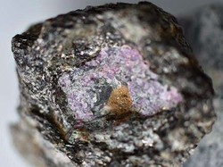 Mineral Terlangka di Dunia Ada di Negara Tetangga Indonesia, Bisa Tebak Nggak?