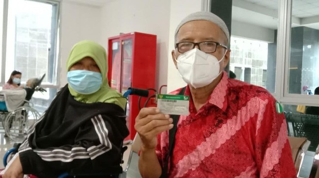 Pasangan suami istri asal Yogyakarta, Ponijan dan Sumarni menilai JKN-KIS yang diselenggarakan BPJS Kesehatan jadi bukti kehadiran pemerintah untuk masyarakat.