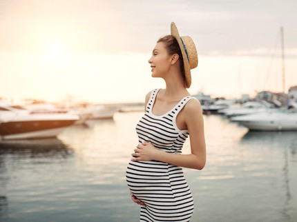 Selain Jalan-jalan, Ini 4 Manfaat Lain Babymoon untuk Hubungan Bunda dan Ayah