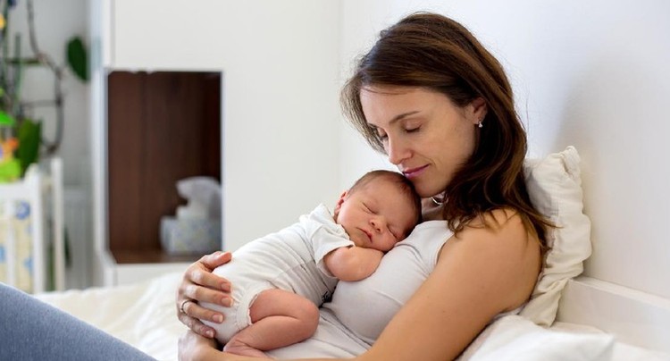 Si Kecil Sulit Tidur Teratur? Coba Terapkan Jadwal Tidur 2 3 4 Bun Apakah waktu dan pola tidur Si Kecil masih berantakan? Bunda bisa mencoba menggunakan metode 2 3 4 yang dapat membantu Si Kecil tidur pulas dan teratur.