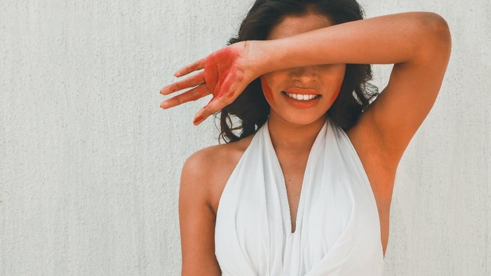 Deodoran vs Antiperspiran, Mana yang Cocok untuk Pemasalahan Bau Badan Kamu? Yuk Kenali Perbedaannya! Deodoran vs Antiperspiran, Mana yang Cocok untuk Pemasalahan Bau Badan Kamu? Yuk Kenali Perbedaannya!