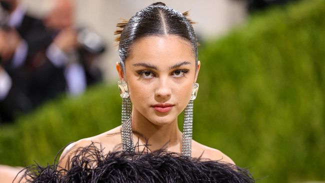 Lagu dan Album Olivia Rodrigo Kuasai Spotify Selama 2021 Olivia Rodrigo berhasil menorehkan prestasi di layanan streaming Spotify selama 2021 melalui album SOUR dan single drivers license.