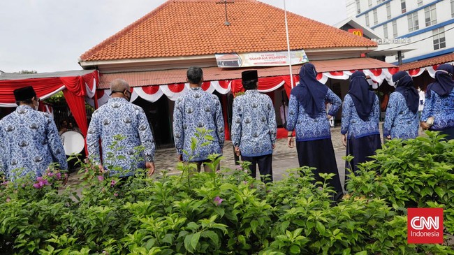 Aturan jam kerja ASN selama Ramadan 2022 terbagi untuk ASN yang bekerja lima hari dan enam hari. Rata-rata waktu bekerja ASN sebanyak 7 jam.