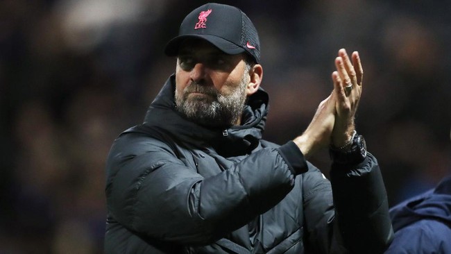 Pelatih Liverpool Jurgen Klopp memuji aksi para suporter yang memberikan penghormatan kepada Cristiano Ronaldo yang baru kehilangan putranya.