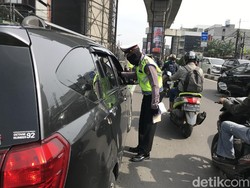 Kena Tilang Ganjil Genap di Fatmawati, Pengendara Ngaku Belum tahu