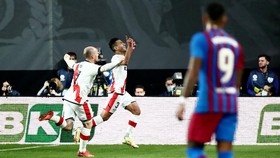 Hasil Liga Spanyol: Depay Gagal Penalti, Barcelona Kalah