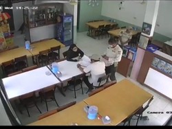 Viral Satpol PP di Jakbar Pungli Rumah Makan Berdalih Uang Kebijakan