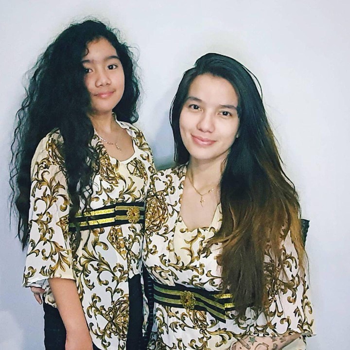 <p>Leticia tumbuh tak kalah cantik seperti Sheila Marcia. Tengok saja potret kompak Bunda dan anak ini saat memakai baju kebaya. (Foto: Instagram @itssheilamj)</p>