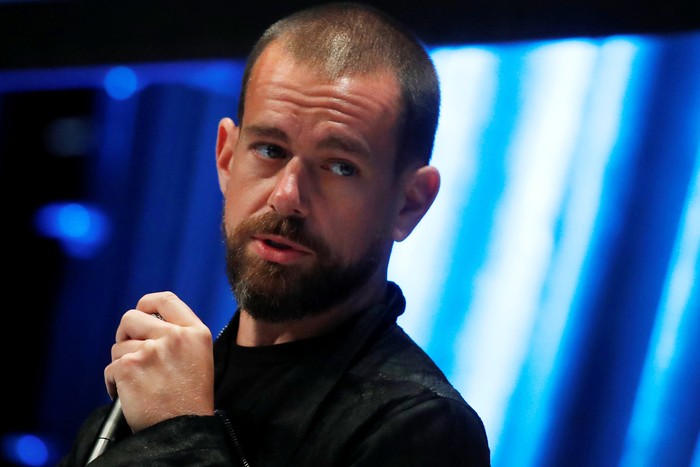 Sukses mendirikan beberapa perusahaan, salah satunya adalah Twitter, membuat Jack Dorsey menjadi salah satu orang yang menambah daftar miliarder dunia zodiak Scorpio. Forbes mencatat kekayaan bersihnya mencapai $13,9 miliar. (Foto: nytimes.com)