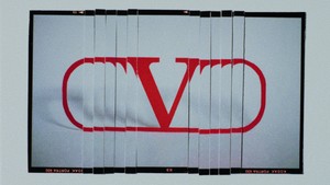 Valentino Vintage Jadi Bukti Lain Industri Barang Mewah Mulai Lirik Bisnis Jual Beli Preloved