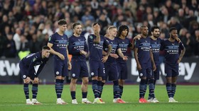 FOTO: Man City Menangis di Piala Liga Inggris