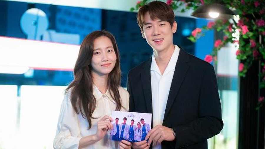 Yoo Yeon Seok Aktris yang Dikabarkan dekat dengan Yoo Yeon Seok