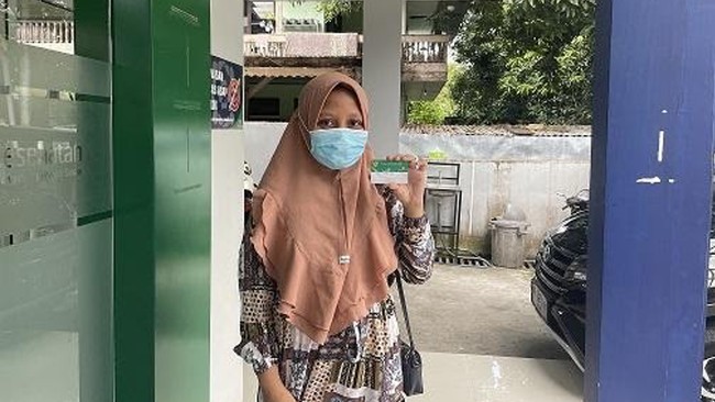 Karyawan honorer, Windra (30) yang harus melahirkan bayinya dengan proses operasi caesar merasakan manfaat program JKN-KIS dari BPJS Kesehatan.