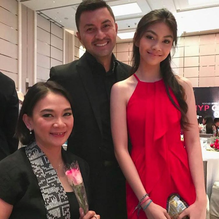 <p>Menikah dengan Anjasmara, Dian Nitami dikaruniai dua orang anak, yakni Sasikirana Asmara dan Arka Setya Andipa Asmara. (Foto: Instagram)</p>