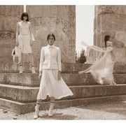 Dior Rilis Foto Iklan Koleksi Cruise 2022 yang Terinspirasi Mitologi Yunani dalam Nuansa Sinematik