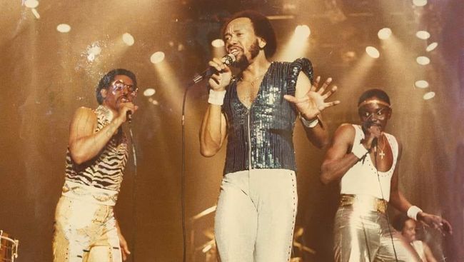 Lirik Lagu Lets Groove - Earth, Wind dan Fire