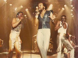 Lirik Lagu Let's Groove - Earth, Wind & Fire