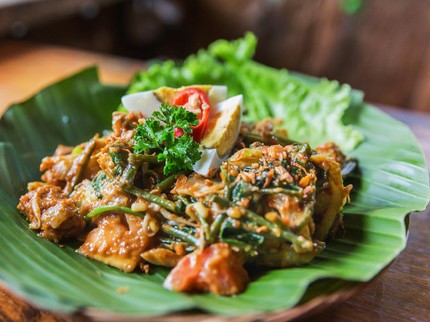 4 Resep Sajian Sayuran Berbumbu Kacang, dari Karedok Hingga Asinan Betawi