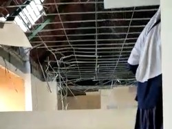 Beredar Video Plafon Gedung IAIN Ponorogo Ambrol Saat Hujan Deras
