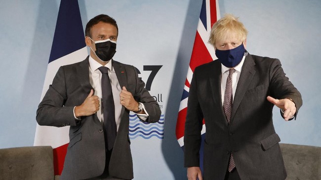 London-Paris terus berselisih terkait aturan perizinan kapal pencari ikan Uni Eropa yang ingin memancing di perairan Inggris.