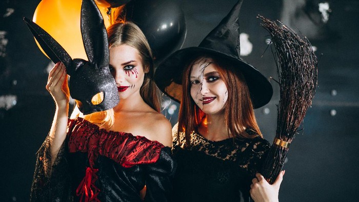 Evolusi Tren Kostum Halloween dari Masa ke Masa, Semula Berdandan Seram hingga Seksi dan Playful