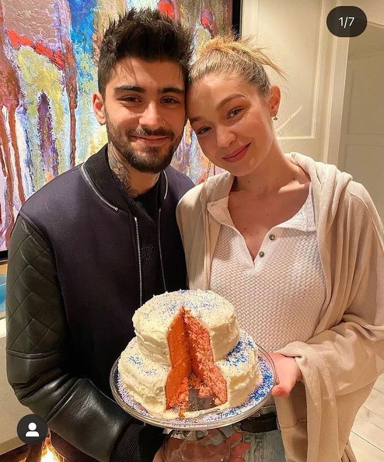 6 Potret Romantis Zayn Malikdan Gigi Hadid yang Diisukan Putus Potret Romantis Zayn Malikdan Gigi Hadid yang Diisukan Putus