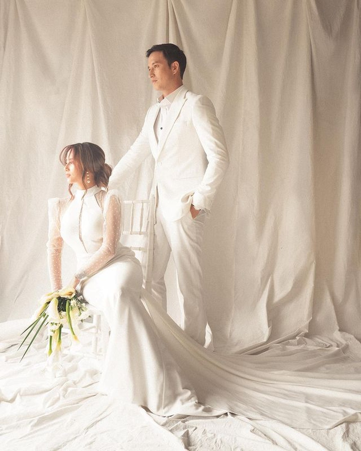 Mike Lewis dan Janisaa Pradja akan segera menikah&comma; mereka pun telah melakukan pemotretan prewedding&period; Yuk intip&excl;