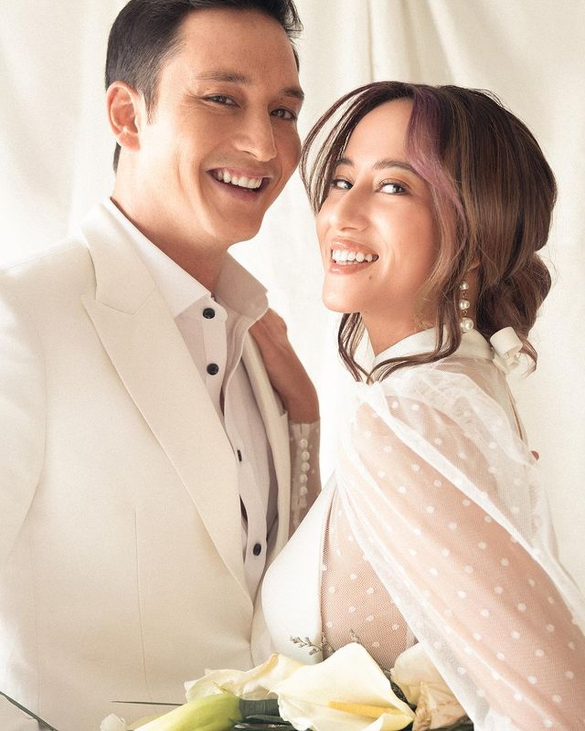 Mike Lewis dan Janisaa Pradja akan segera menikah&comma; mereka pun telah melakukan pemotretan prewedding&period; Yuk intip&excl;